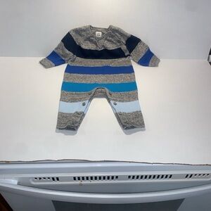 GAP Baby Sweater Jumpsuit in Gray and Blue. Button closure. 3-6 months.